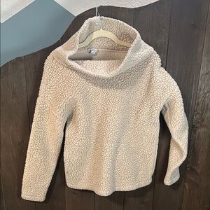 Woman’s Cozy Cream Sherpa Sweater Size M